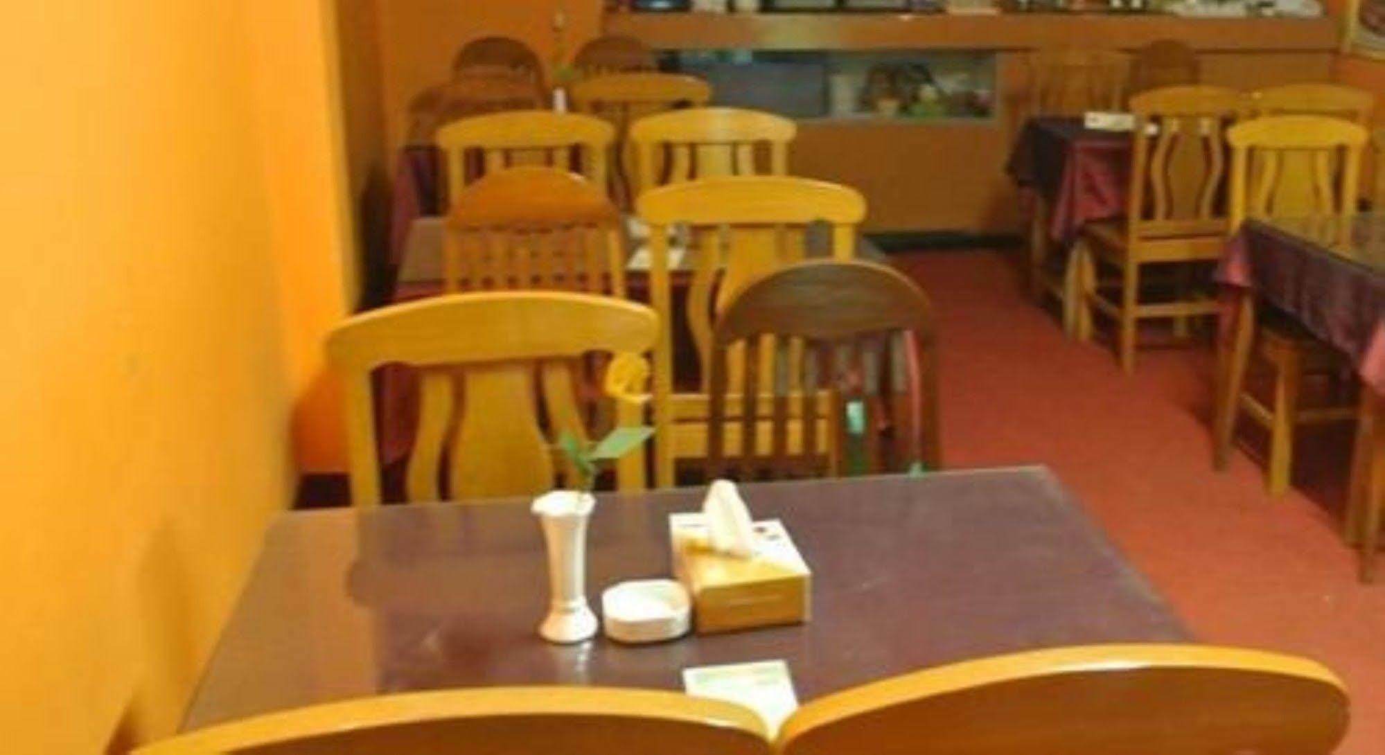 Silver Moon Hotel يانغون المظهر الخارجي الصورة