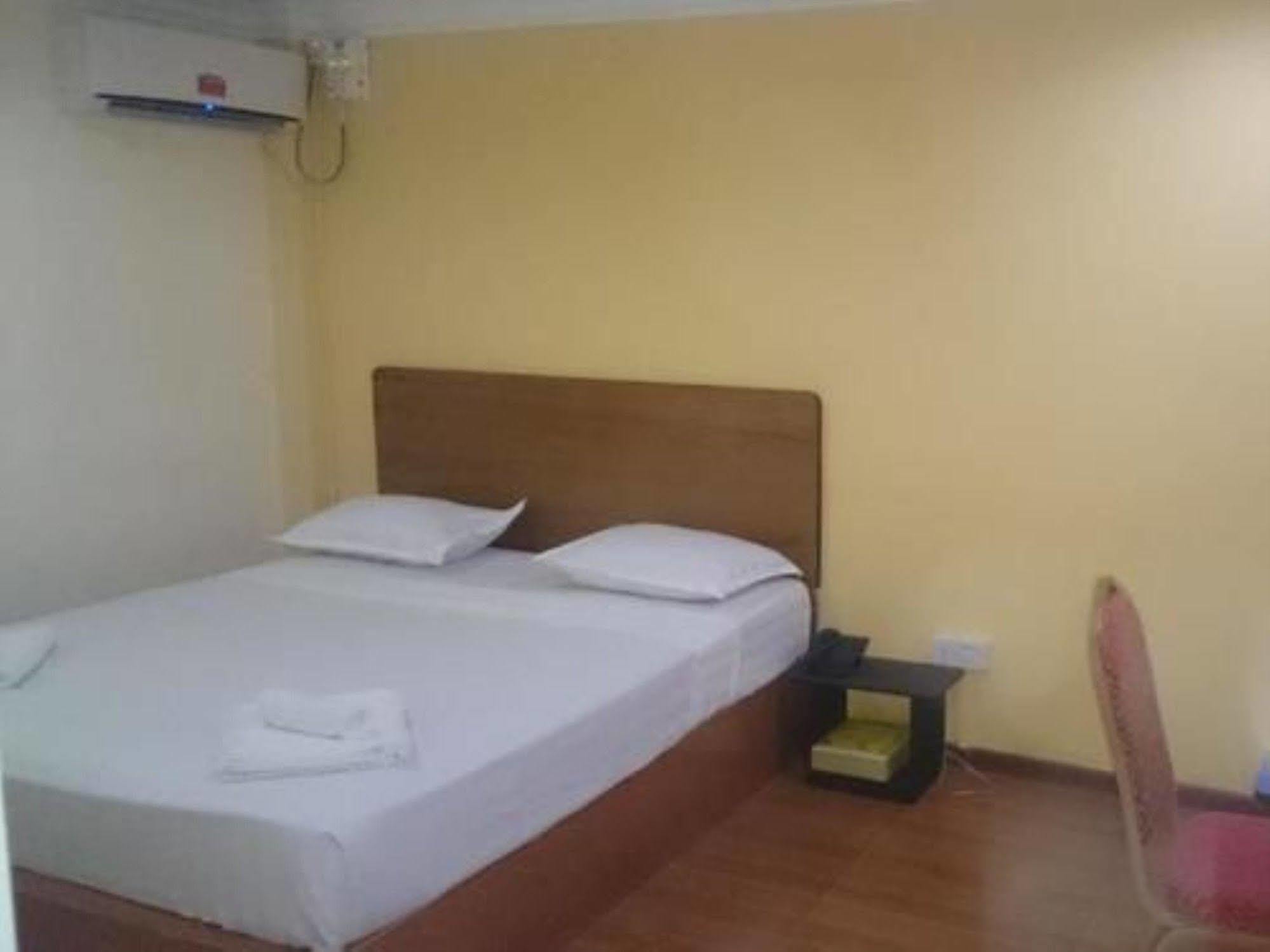 Silver Moon Hotel يانغون المظهر الخارجي الصورة