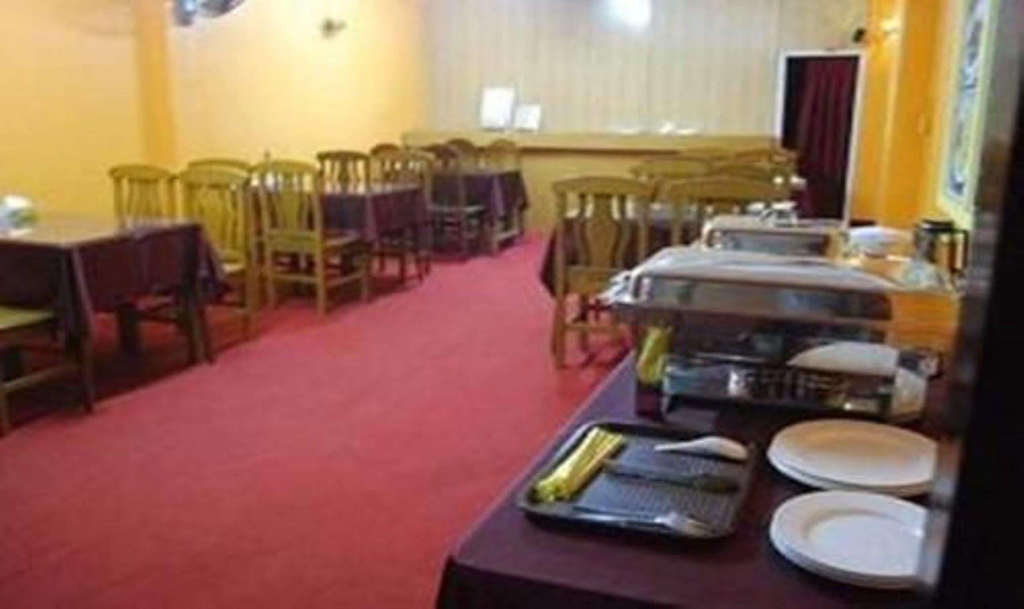 Silver Moon Hotel يانغون المظهر الخارجي الصورة