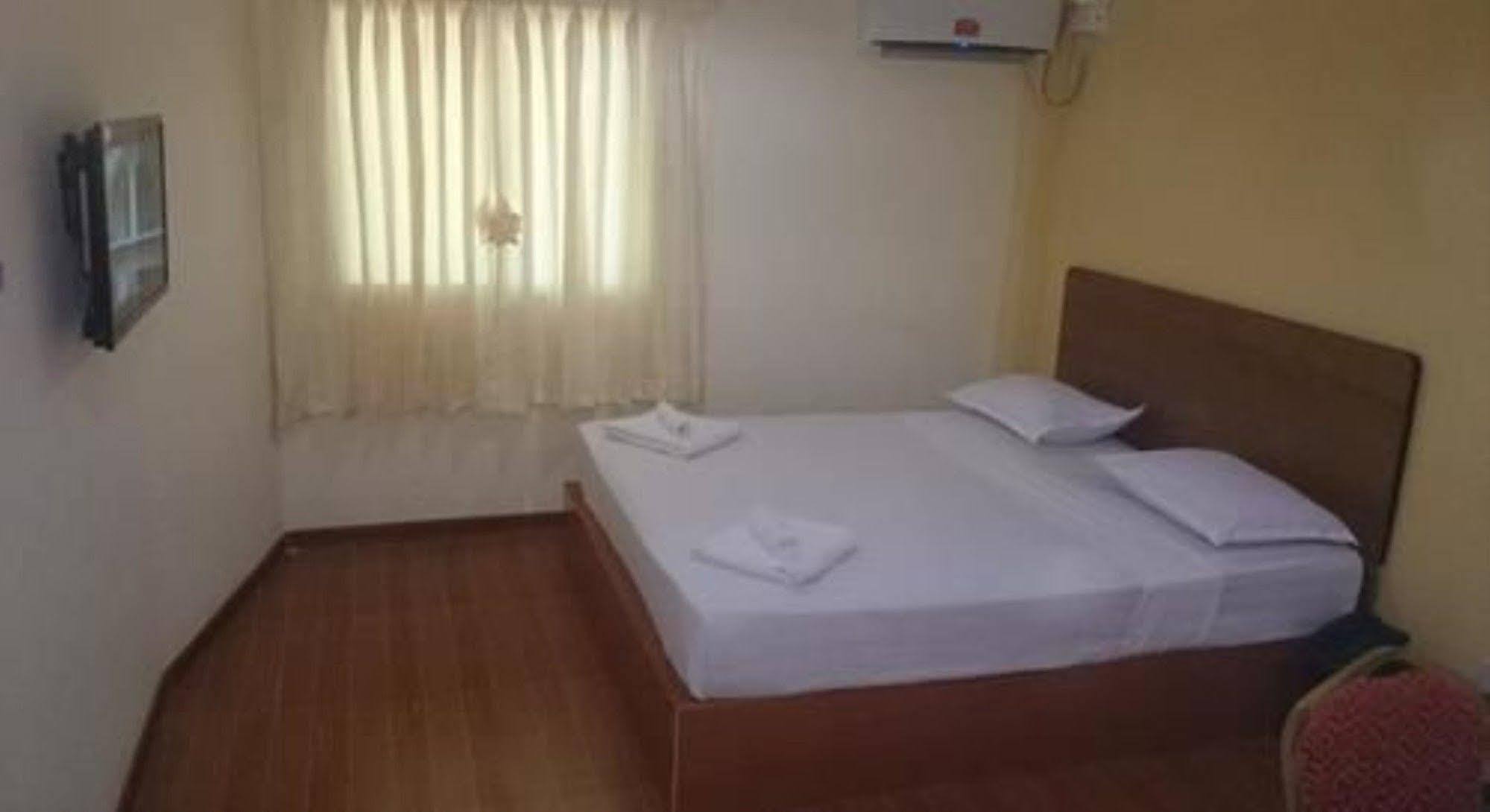 Silver Moon Hotel يانغون المظهر الخارجي الصورة